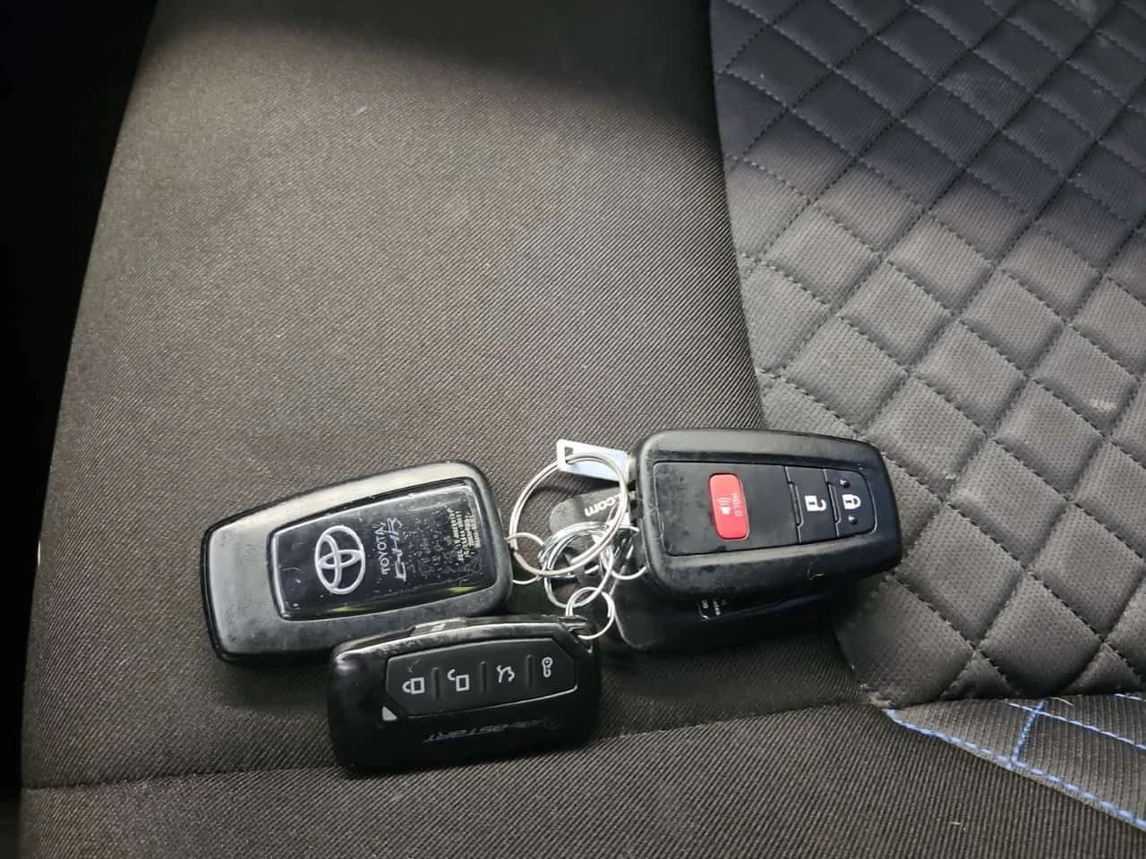 Toyota C-HR * LE * ДВА КЛЮЧА* ГЛАВНО ПРЕДСТАВИТЕЛСТВО* , снимка 10 - Автомобили и джипове - 54043537