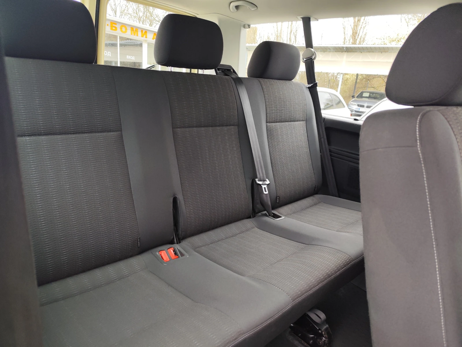 VW Caravelle 2.0TDi* 4MOTION* EURO6B* 9 MECTA* , снимка 12 - Бусове и автобуси - 54027071