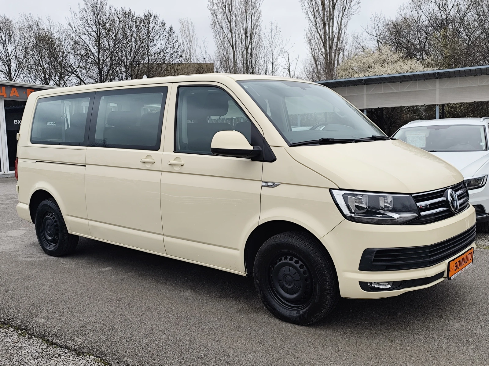 VW Caravelle 2.0TDi* 4MOTION* EURO6B* 9 MECTA* , снимка 3 - Бусове и автобуси - 54027071