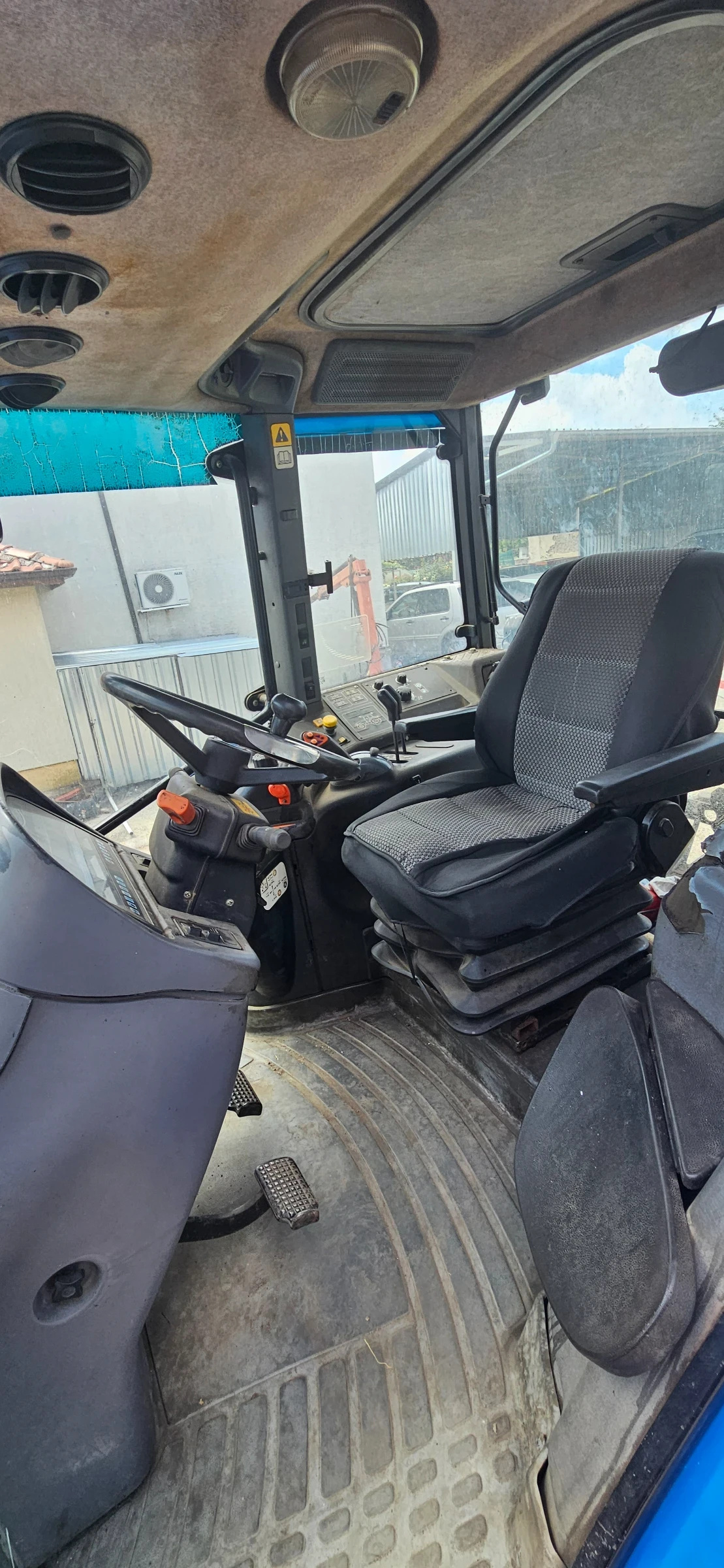 Трактор New Holland TM165, снимка 9 - Селскостопанска техника - 55222600