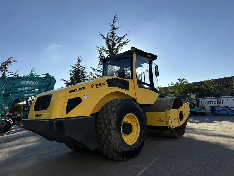 Валяк BOMAG BW213DH-5, снимка 2 - Индустриална техника - 47617353