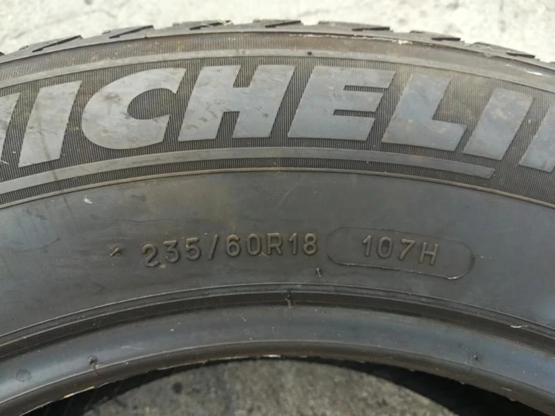 Гуми Зимни 235/60R18, снимка 5 - Гуми и джанти - 26505184