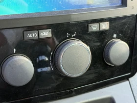 Opel Zafira 2.2Бензин* 150к.с* 2010г* 6+ 1Местен* Топ Състояни, снимка 12