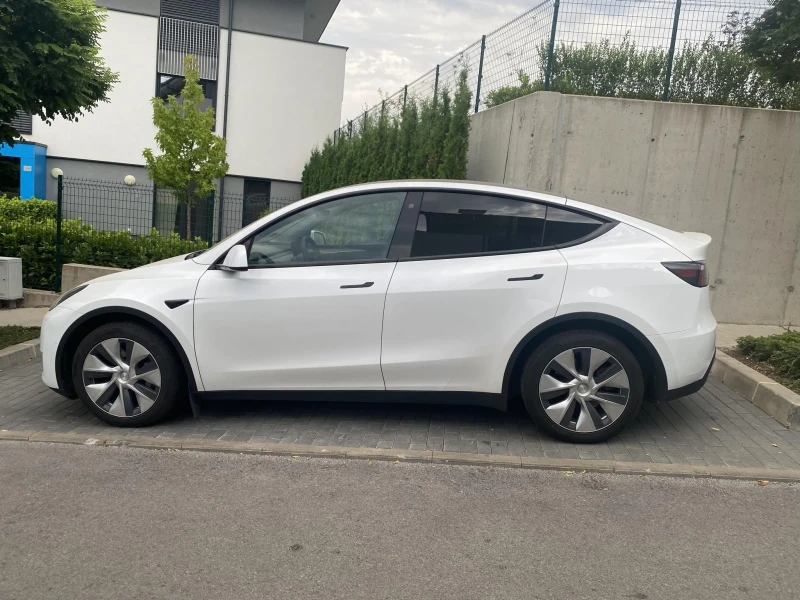 Tesla Model Y Dual Motor Long Range, снимка 9 - Автомобили и джипове - 47710426