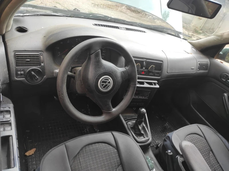 VW Golf 1.9TDI 110кс., снимка 5 - Автомобили и джипове - 47410268