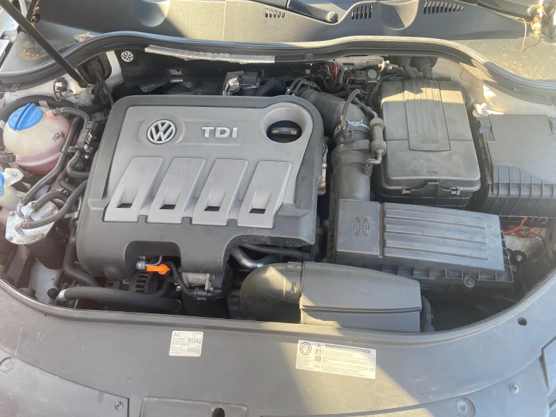 VW Passat 2.0TDI, снимка 9 - Автомобили и джипове - 47207732