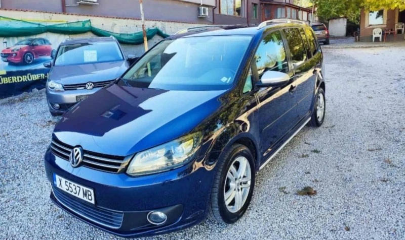 VW Touran 1.6TDI, снимка 2 - Автомобили и джипове - 47916840