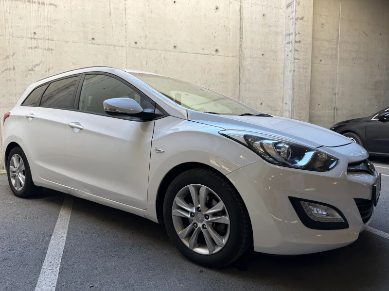 Hyundai I30 1.6 CRDI, снимка 2 - Автомобили и джипове - 48113396