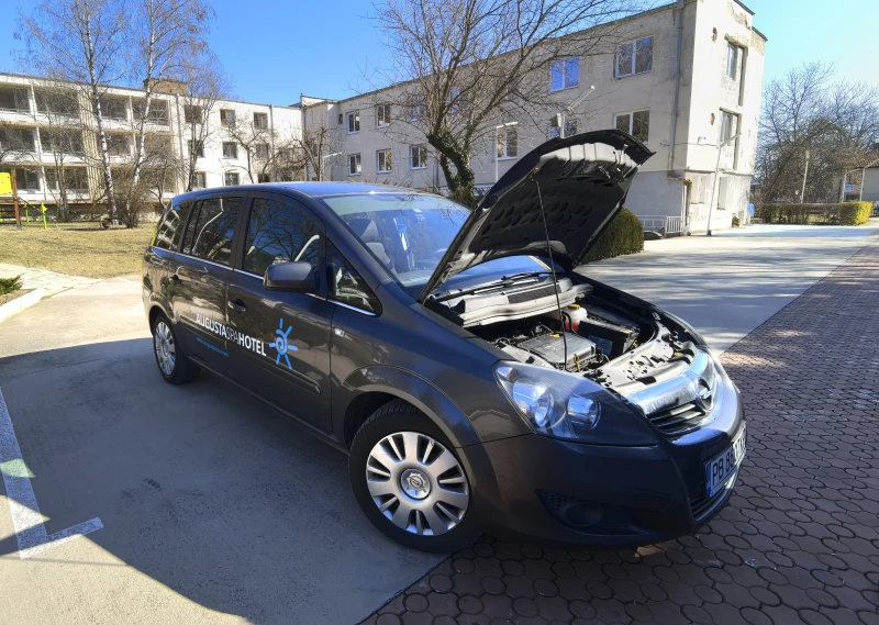 Opel Zafira, снимка 8 - Автомобили и джипове - 49098381