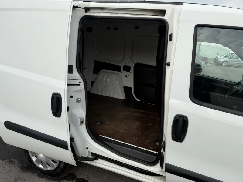 Opel Combo 1.4 Метан Клима EURO 6B, снимка 16 - Автомобили и джипове - 50942045