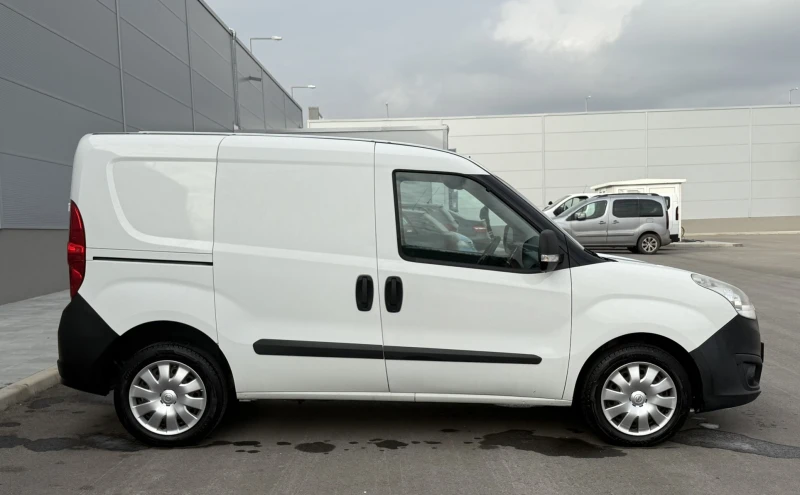 Opel Combo 1.4 Метан Клима EURO 6B, снимка 4 - Автомобили и джипове - 50942045