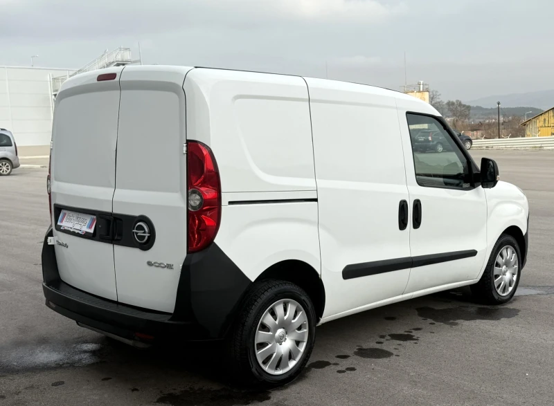 Opel Combo 1.4 Метан Клима EURO 6B, снимка 5 - Автомобили и джипове - 50942045