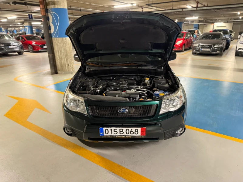 Subaru Forester 2.0 EXECUTIVE, снимка 14 - Автомобили и джипове - 51040149