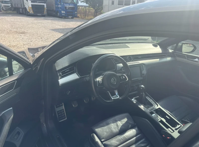 VW Passat R-line, снимка 4 - Автомобили и джипове - 51783928