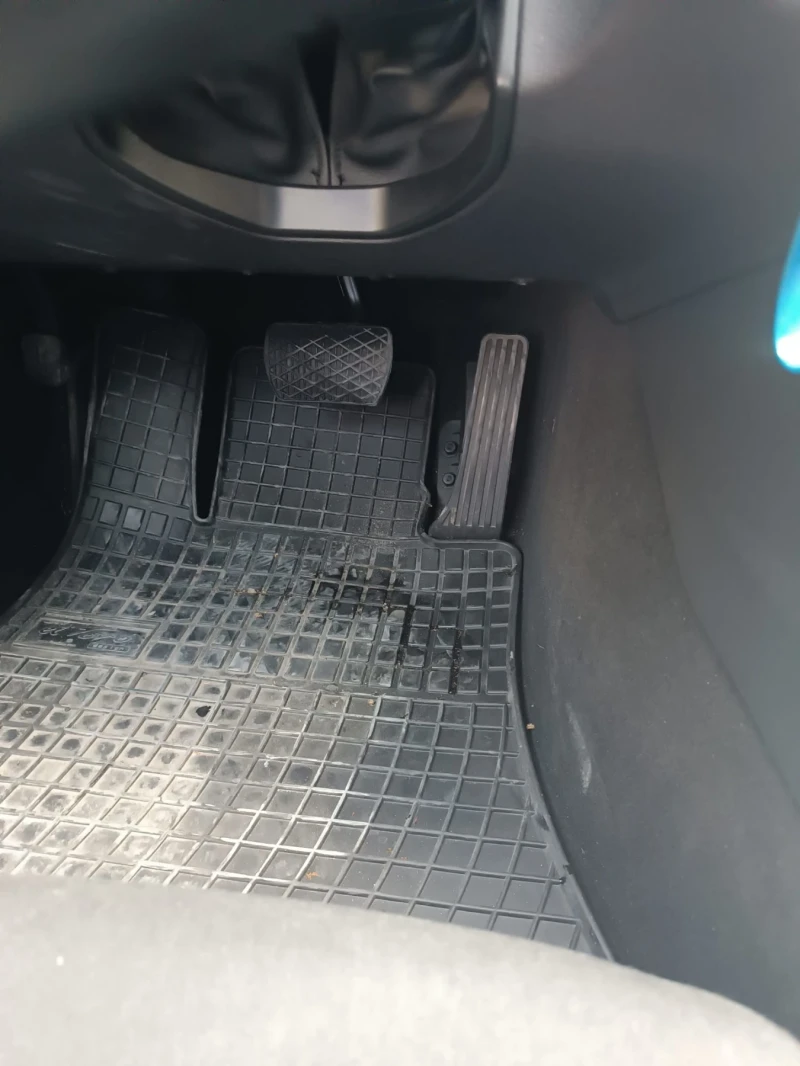 Mercedes-Benz E 220, снимка 12 - Автомобили и джипове - 52287770