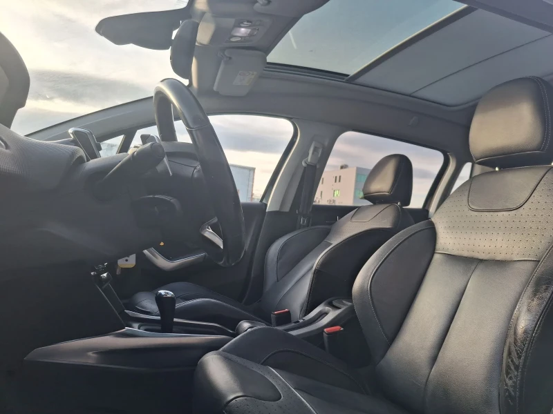 Peugeot 2008 1.2i* * AUTOMAT* * koja* * navi* EURO6 , снимка 15 - Автомобили и джипове - 52970494