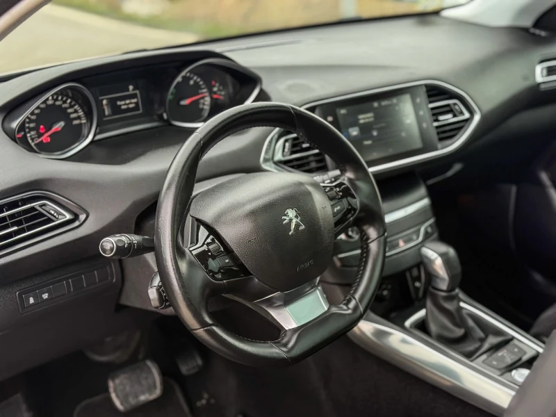 Peugeot 308 2.0 BLUE-HDI::PANORAMA::KEYLESS::, снимка 8 - Автомобили и джипове - 53070125