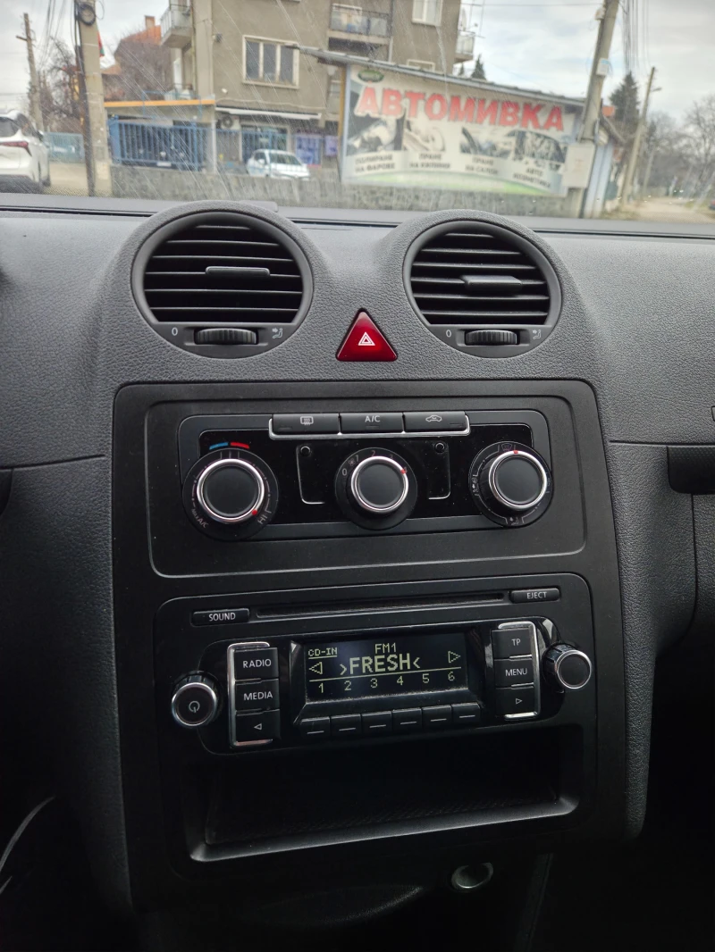VW Caddy 1.4TSI НОВ ДВИГАТЕЛ, снимка 13 - Автомобили и джипове - 53491248
