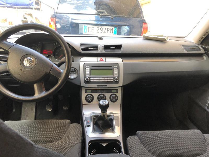 VW Passat 1.9 TDI, снимка 8 - Автомобили и джипове - 38359913