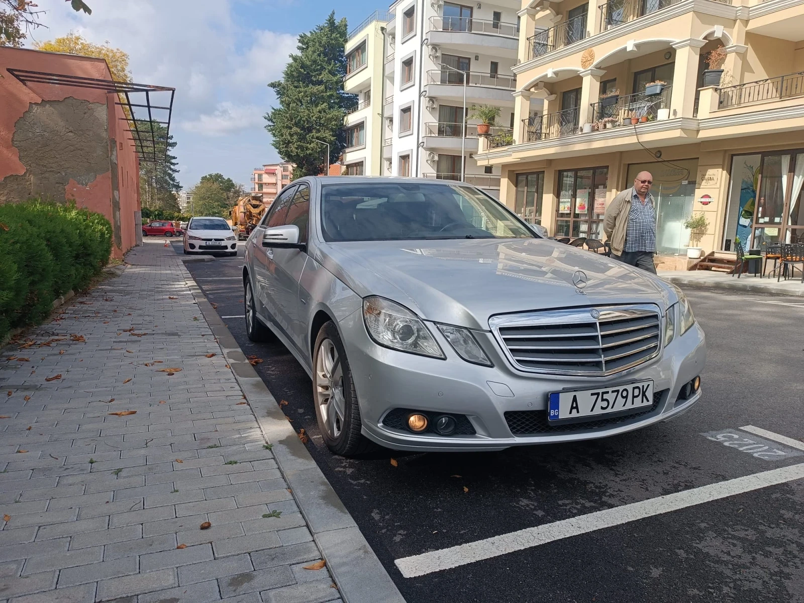 Mercedes-Benz E 220, снимка 1