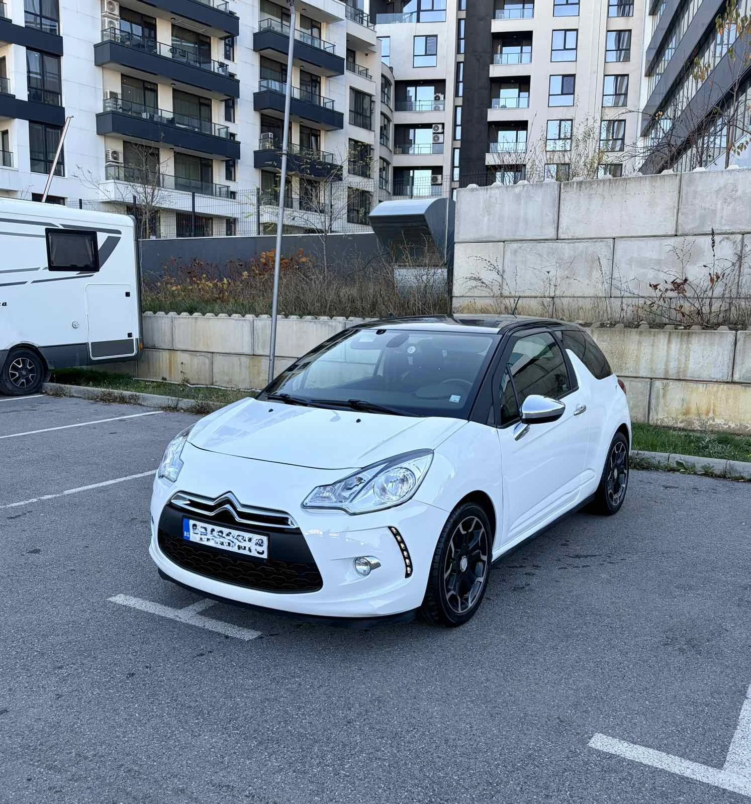 Citroen DS3 Карбон 1.6Vti-120к.с. / автомат / ГАЗ-Бензин, снимка 1