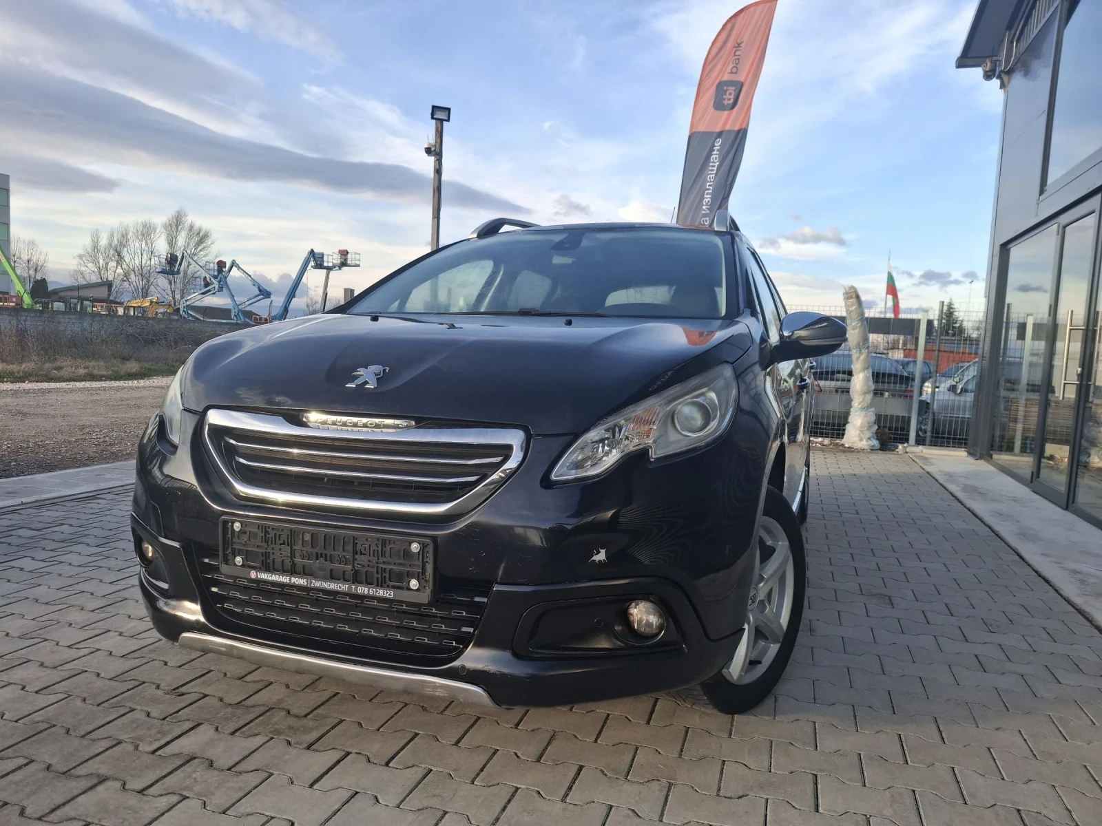 Peugeot 2008 1.2i* * AUTOMAT* * koja* * navi* EURO6 , снимка 1