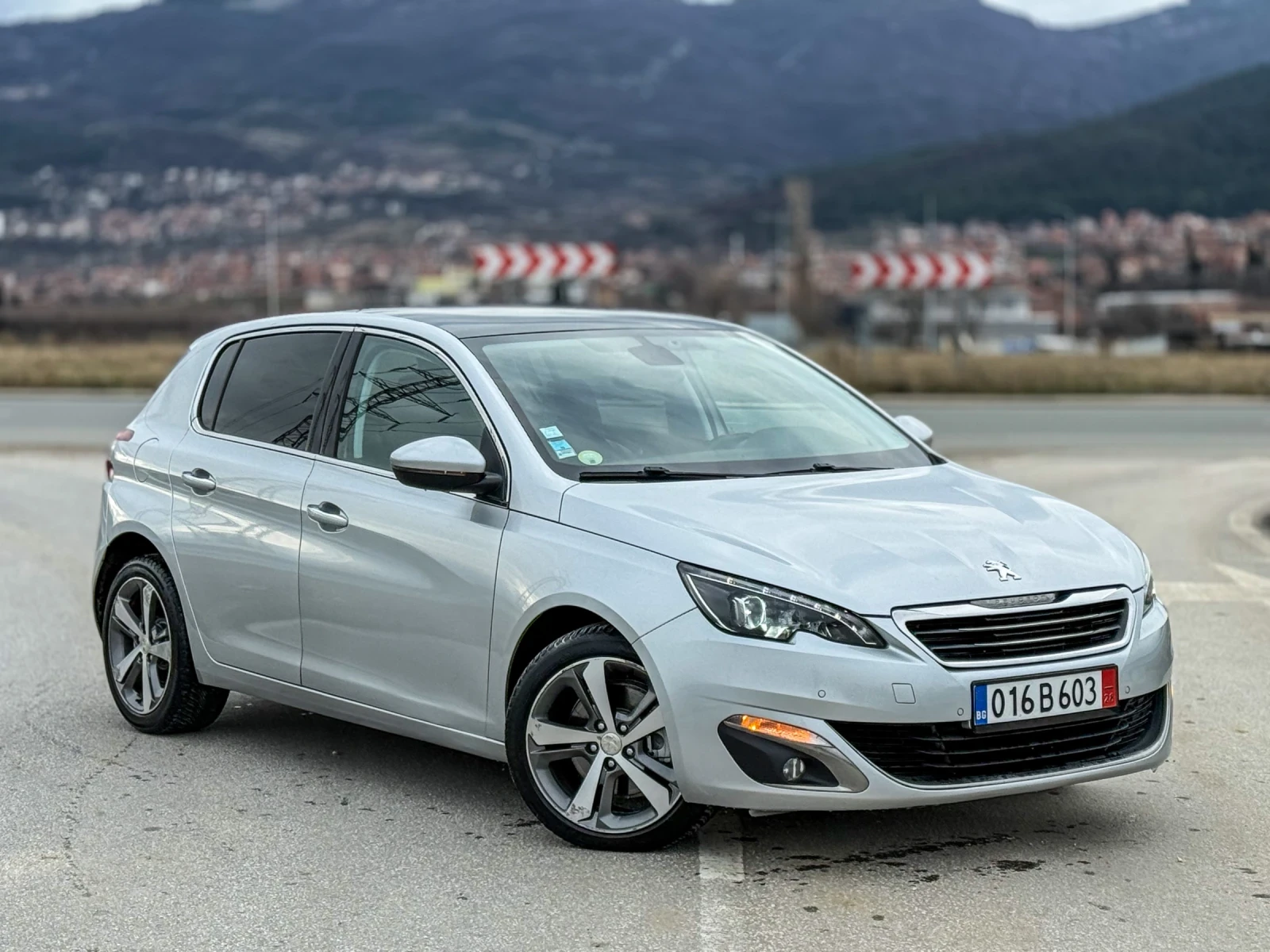 Peugeot 308 2.0 BLUE-HDI::PANORAMA::KEYLESS::, снимка 1