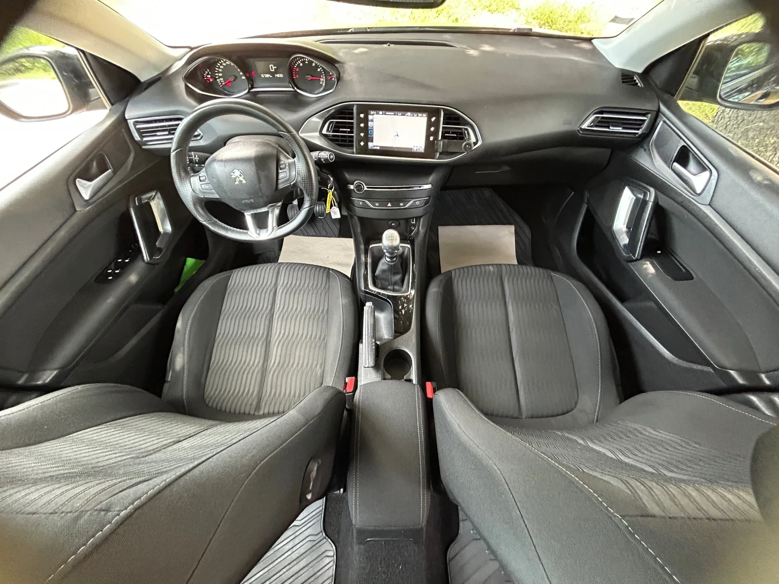 Peugeot 308 1.2Turbo/EURO 6/ 130k.c./NAVi | Mobile.bg   13