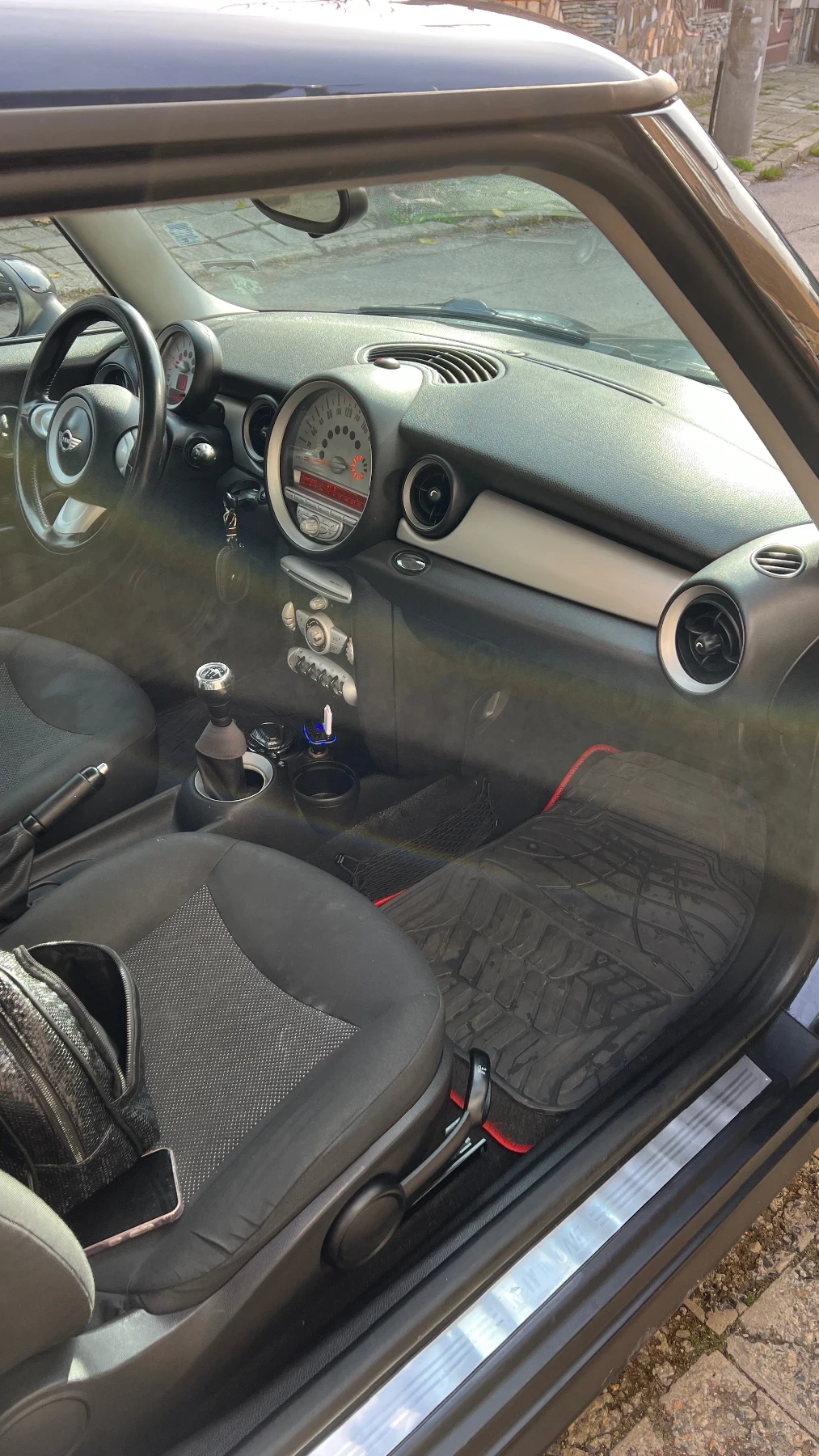 Mini Cooper Mini One Бензин 1.4 - изображение 2