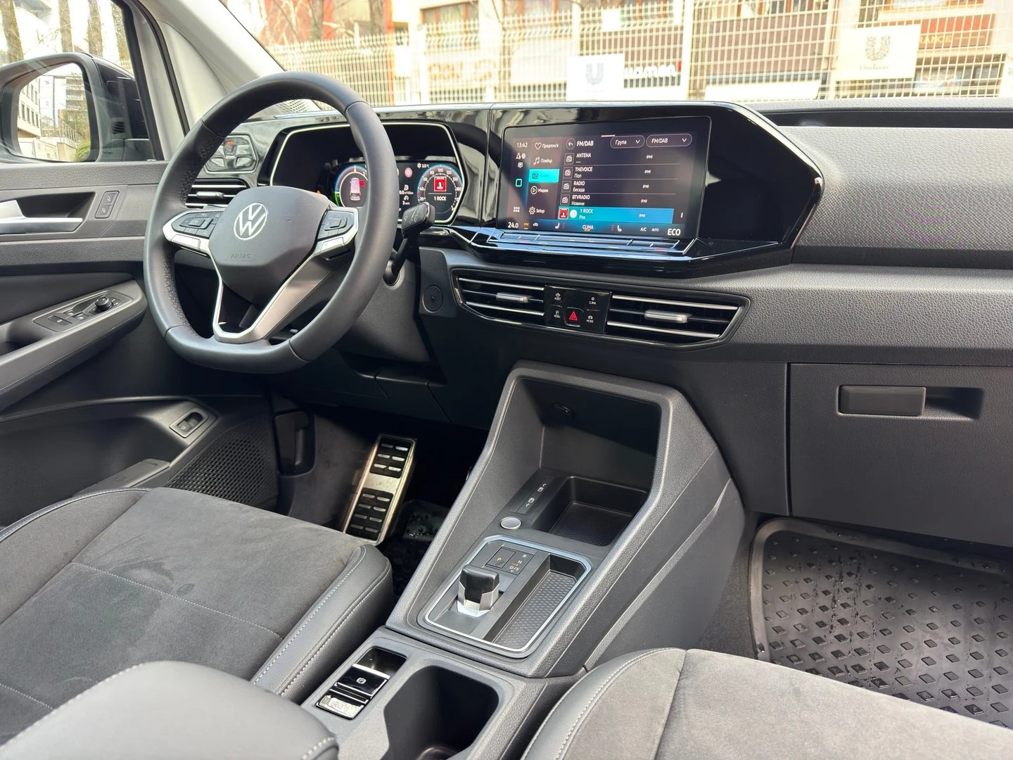 VW Caddy Style eHybrid 5 места - изображение 9