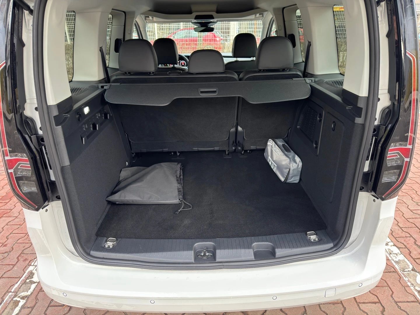 VW Caddy Style eHybrid 5 ����� | Mobile.bg � ����������� 12