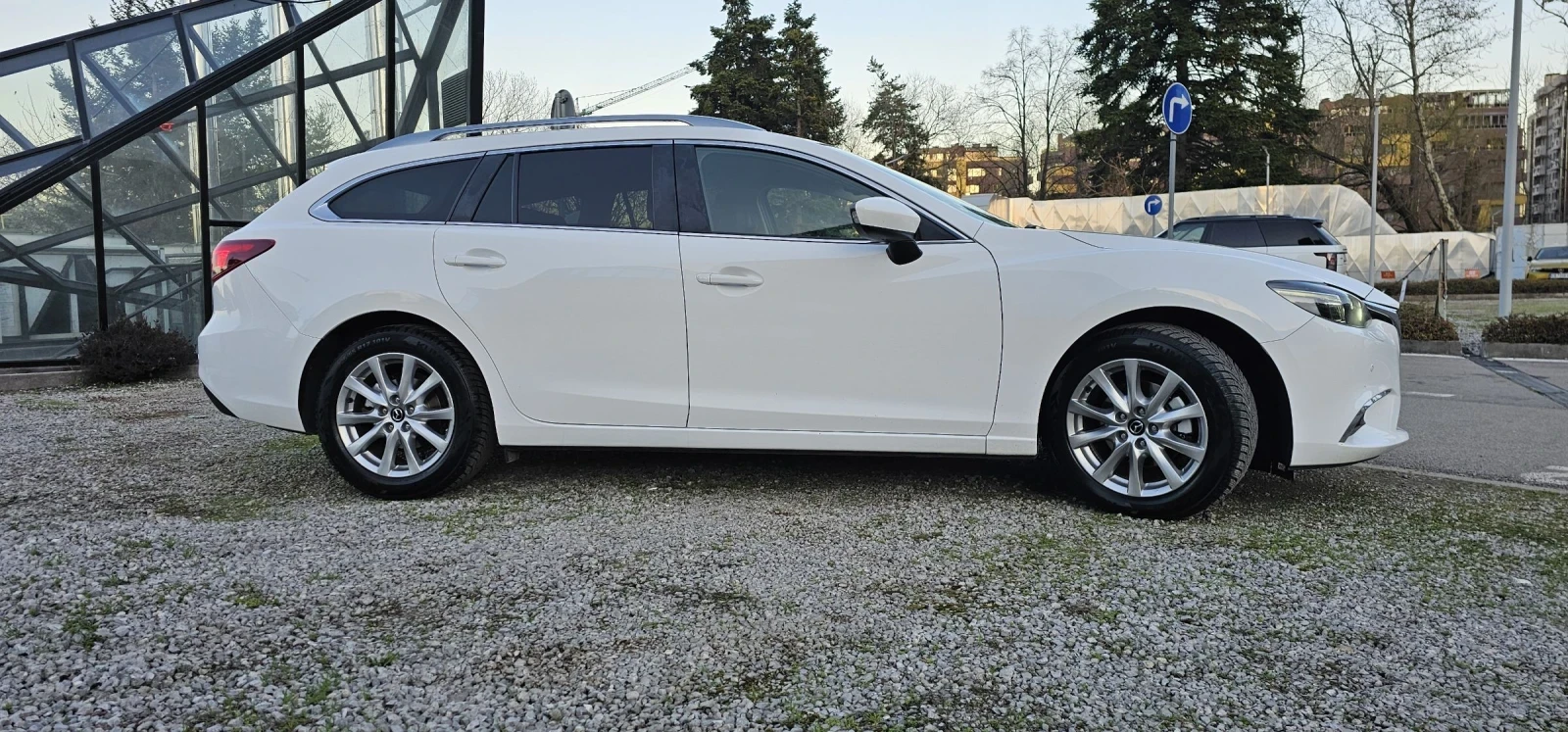 Mazda 6 2.2 SkyActive Facelift, снимка 3 - Автомобили и джипове - 53749881