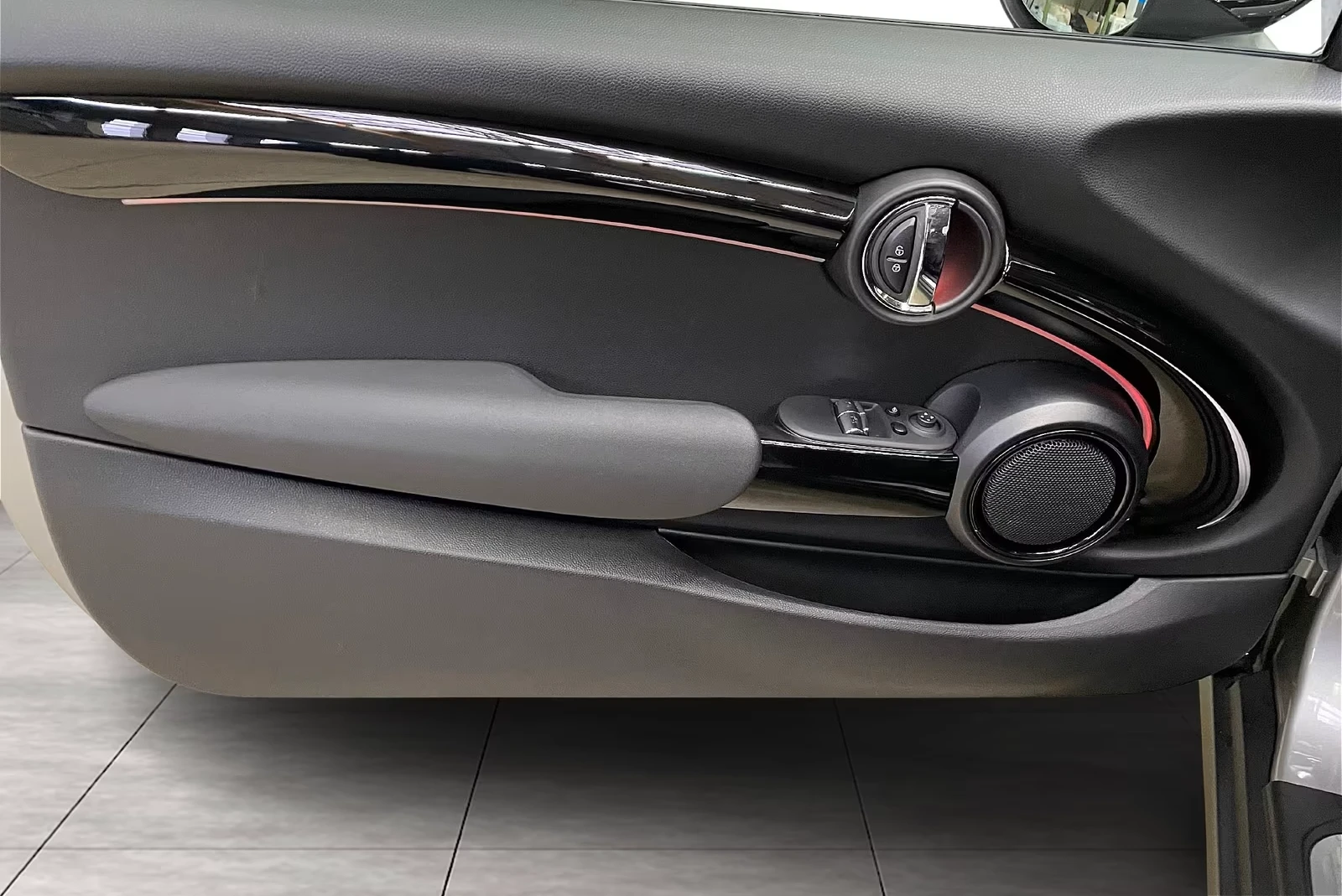 Mini Cooper SE * LED* CAM* NAVI* CARPLAY* , снимка 6 - Автомобили и джипове - 53969680