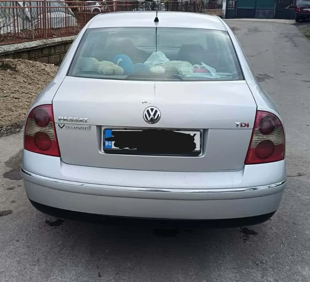 VW Passat 1.9 , снимка 3 - Автомобили и джипове - 54461656