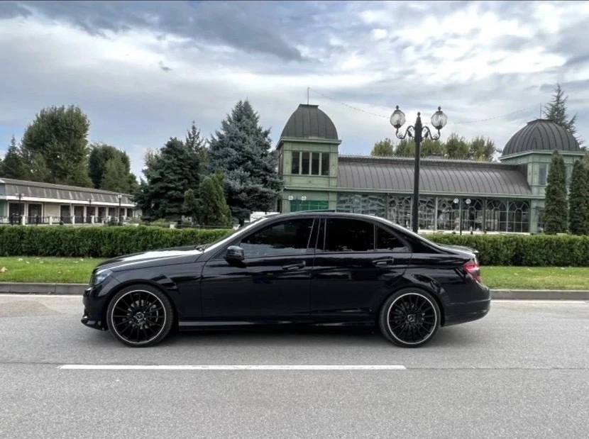 Mercedes-Benz C 200 Kompressor LPG Panorama/Carplay , снимка 2 - Автомобили и джипове - 54623185