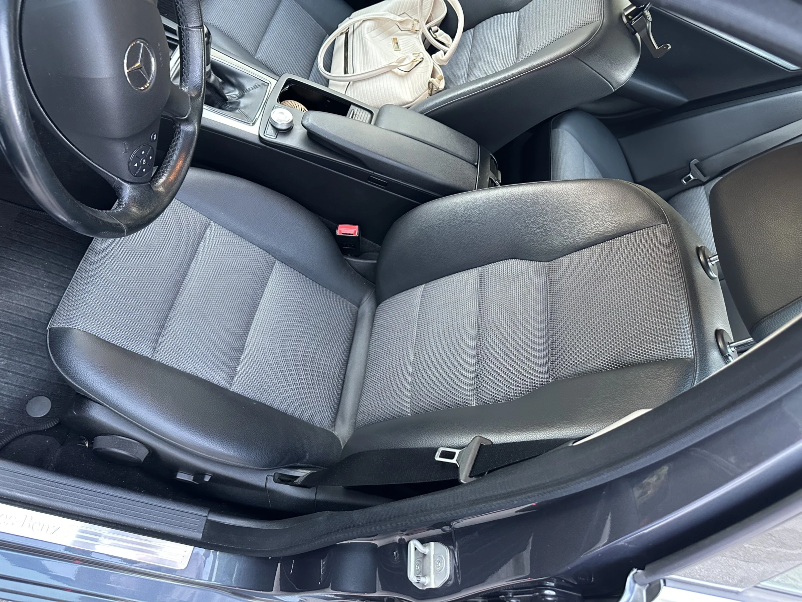 Mercedes-Benz C 180 Kompressor, снимка 5 - Автомобили и джипове - 55177356