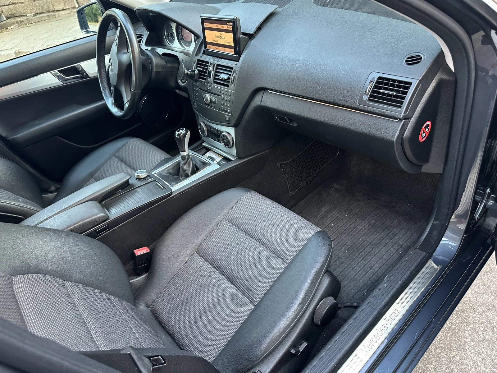 Mercedes-Benz C 180 Kompressor, снимка 6 - Автомобили и джипове - 55177356