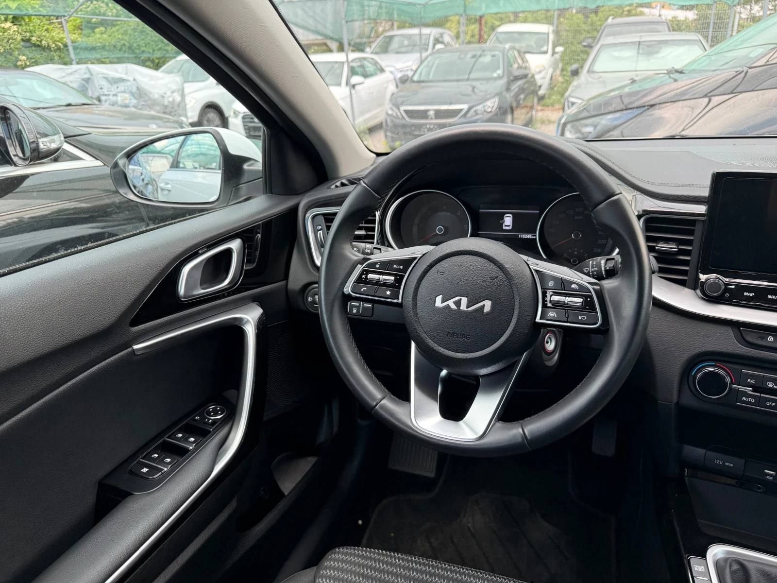 Kia Ceed 1.6CRDi Mild Hybrid / 115000KM !! , снимка 12 - Автомобили и джипове - 55195865