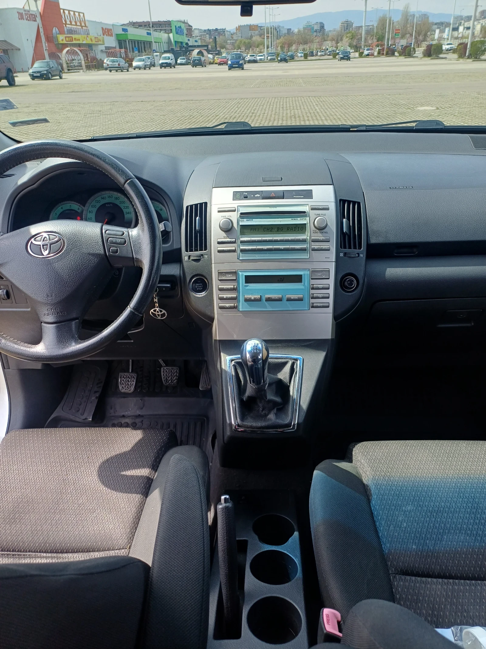 Toyota Corolla verso 2, 2 D4D 136 к.с., снимка 14 - Автомобили и джипове - 55316721
