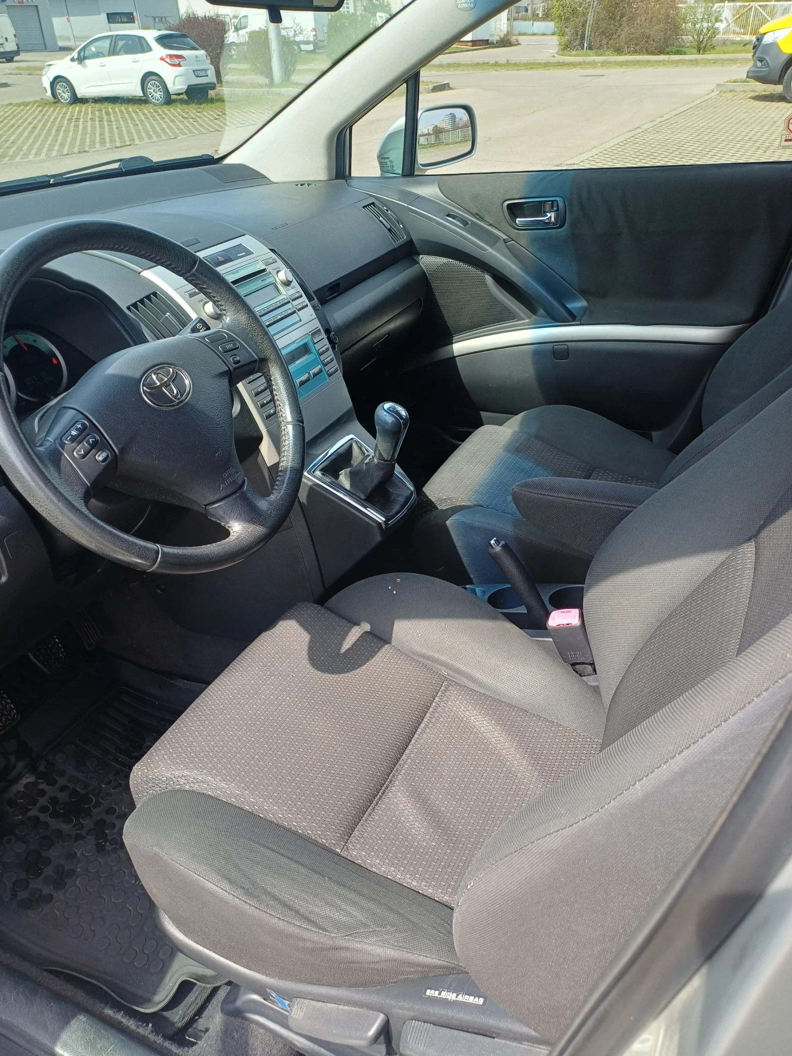 Toyota Corolla verso 2, 2 D4D 136 к.с., снимка 9 - Автомобили и джипове - 55316721