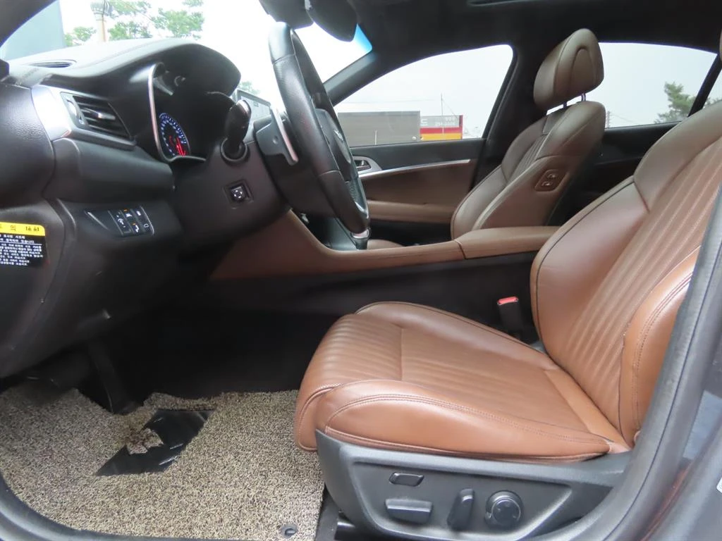 Genesis G70 2.0* BLIND SPOT* HUD* 360* ЕЛ. БАГАЖНИК* КРАЙНА ЦЕ, снимка 15 - Автомобили и джипове - 55594183