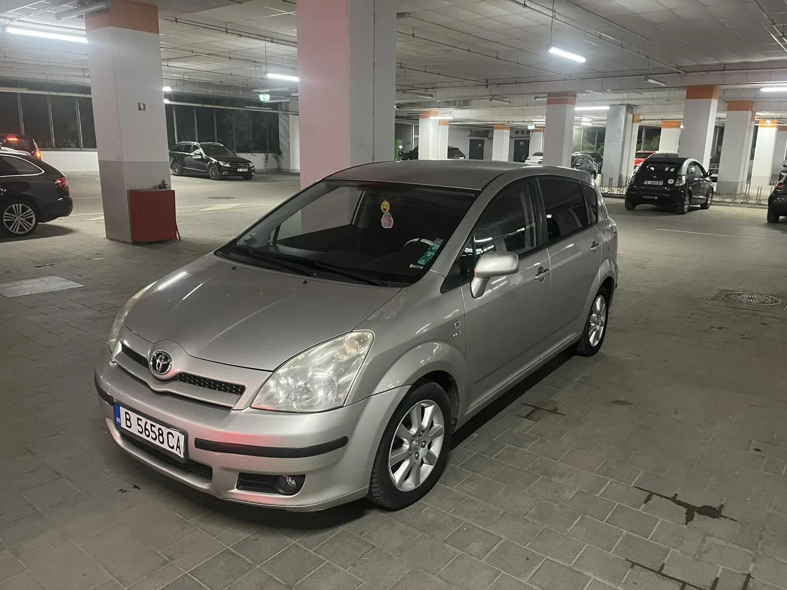 Toyota Corolla verso, снимка 5 - Автомобили и джипове - 55651978