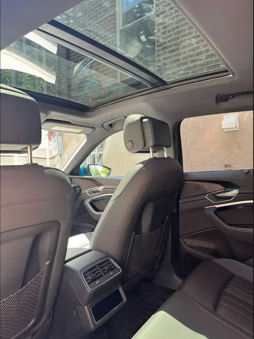 Audi E-Tron 360* обдух* head up* distronic* ЛИЗИНГ, снимка 8 - Автомобили и джипове - 55843549