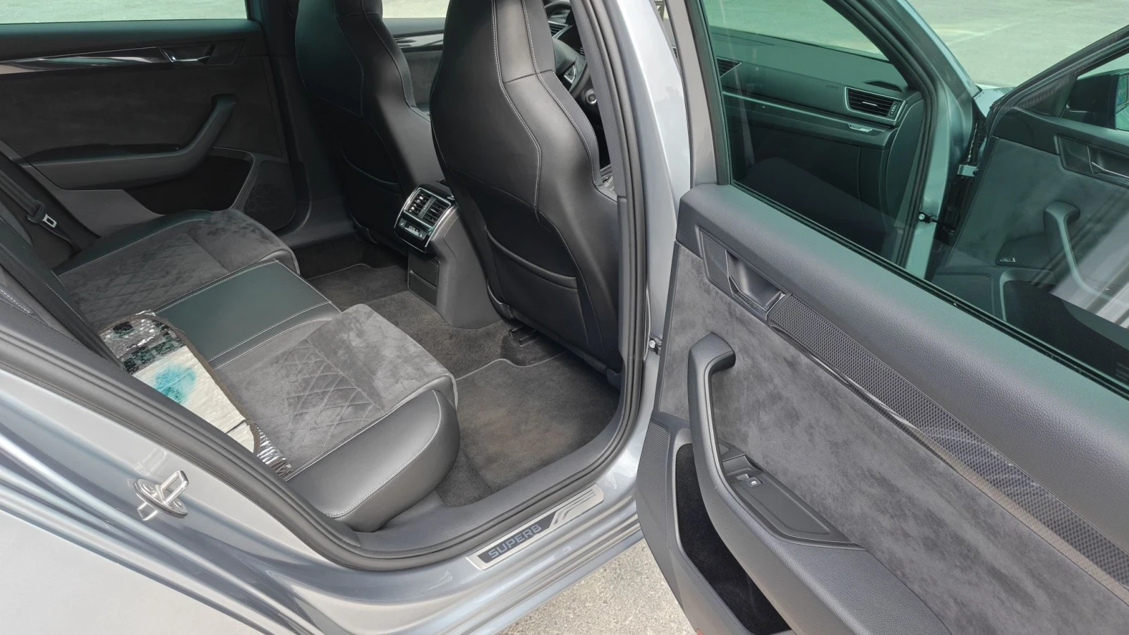 Skoda Superb Sportline, снимка 9 - Автомобили и джипове - 55874078