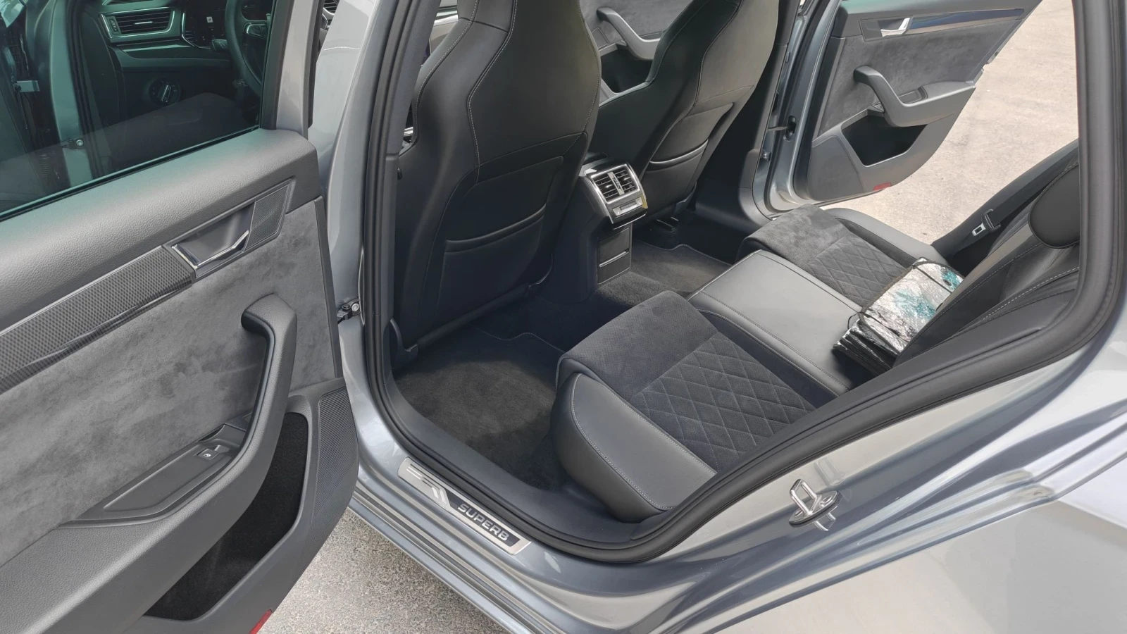 Skoda Superb Sportline, снимка 7 - Автомобили и джипове - 55874078