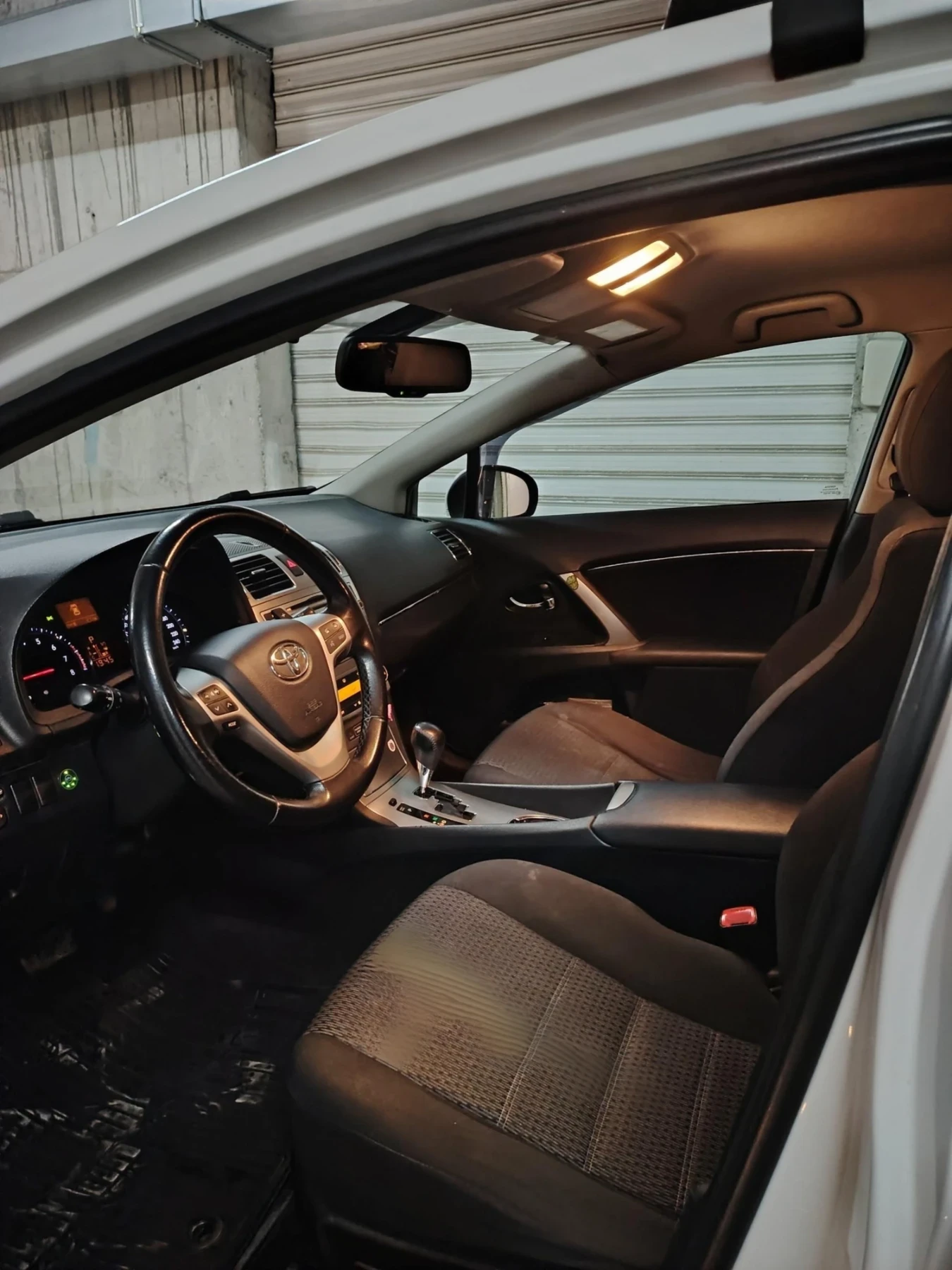 Toyota Avensis, снимка 7 - Автомобили и джипове - 55903012