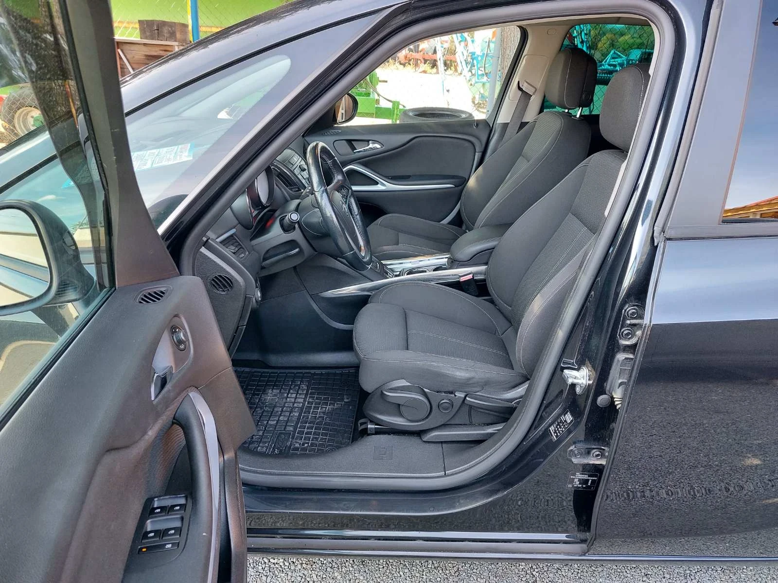 Opel Zafira 2.0cdti, снимка 12 - Автомобили и джипове - 56645030