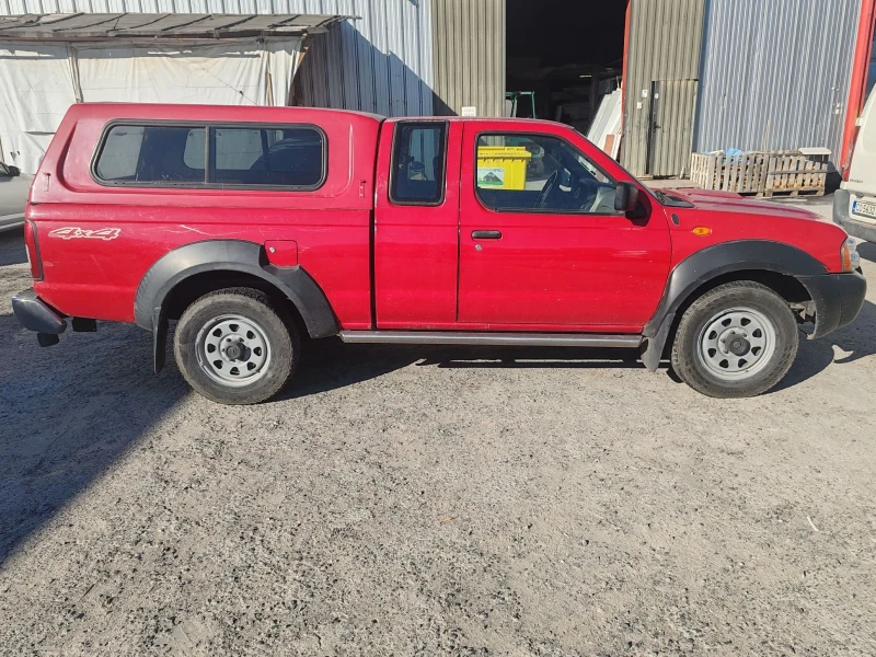 Nissan Navara 2.5Di, снимка 3 - Автомобили и джипове - 47689062