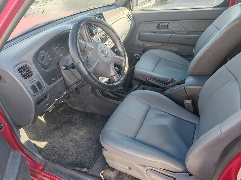 Nissan Navara 2.5Di, снимка 6 - Автомобили и джипове - 47689062