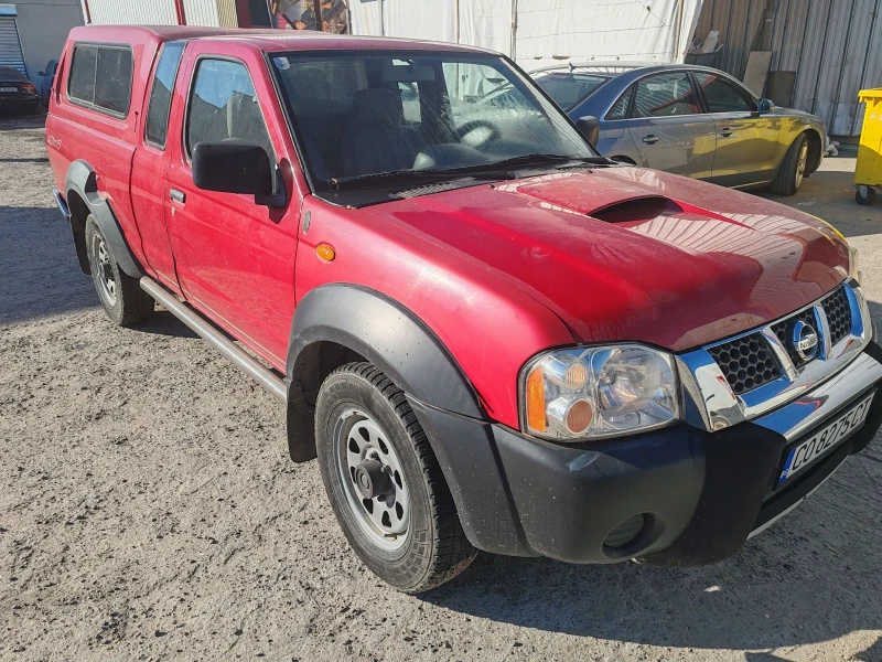 Nissan Navara 2.5Di, снимка 2 - Автомобили и джипове - 47689062